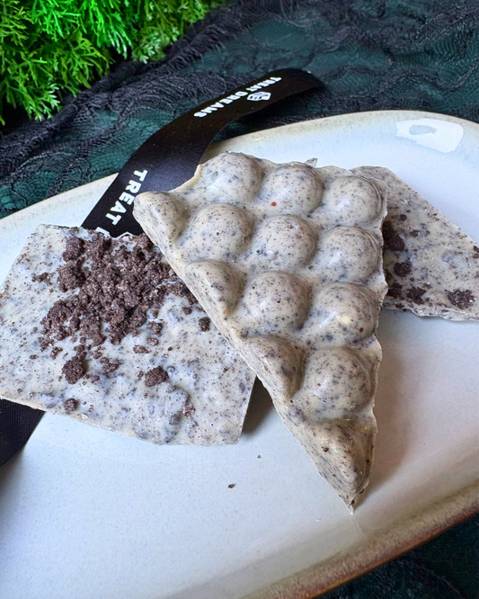 Treat Dreams Cookies & Cream Chocolate Bubble Bar (70g)